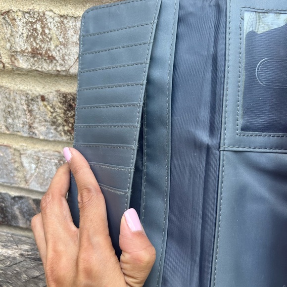 Pink, Kenneth Cole reaction wallet - Picture 4 of 6